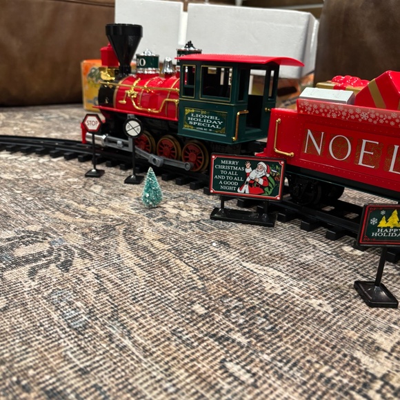 Lionel G Gauge HOLIDAY TRAIN Set COMPLETE 62134 WORKS GREAT - Picture 5 of 11